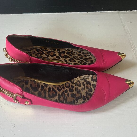 Women Fuchsia Pink Leather Pointed Metal Toe Flats with metal Chain Size 5 / 35 - Picture 2 of 4